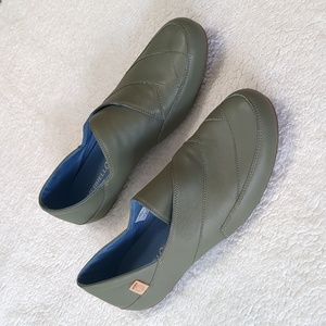 Merrell Women's Vertiver Flat Slip On Loafer Cushioned Insole Green Size 11